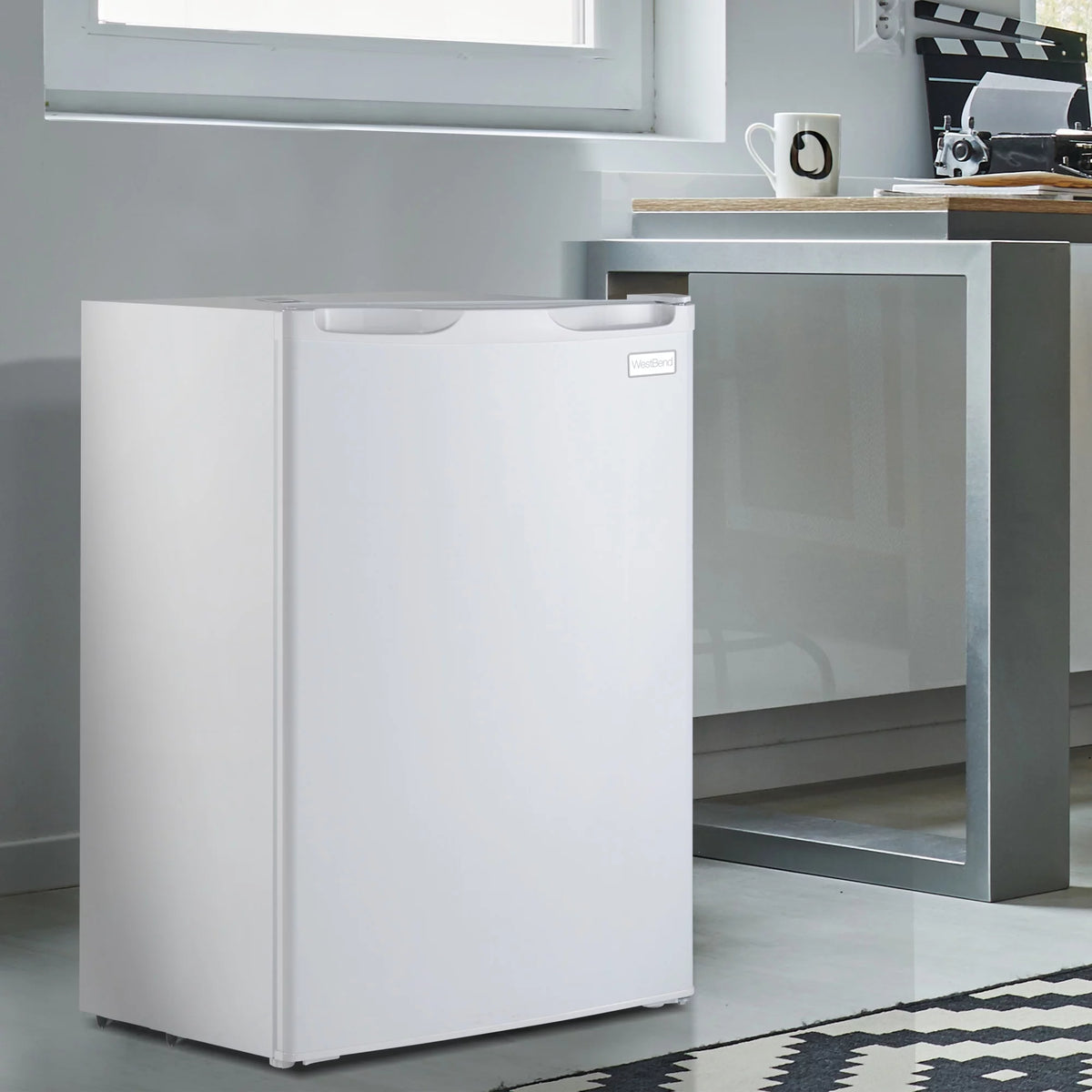 White 4.4 cu. ft. Compact Refrigerator N6702