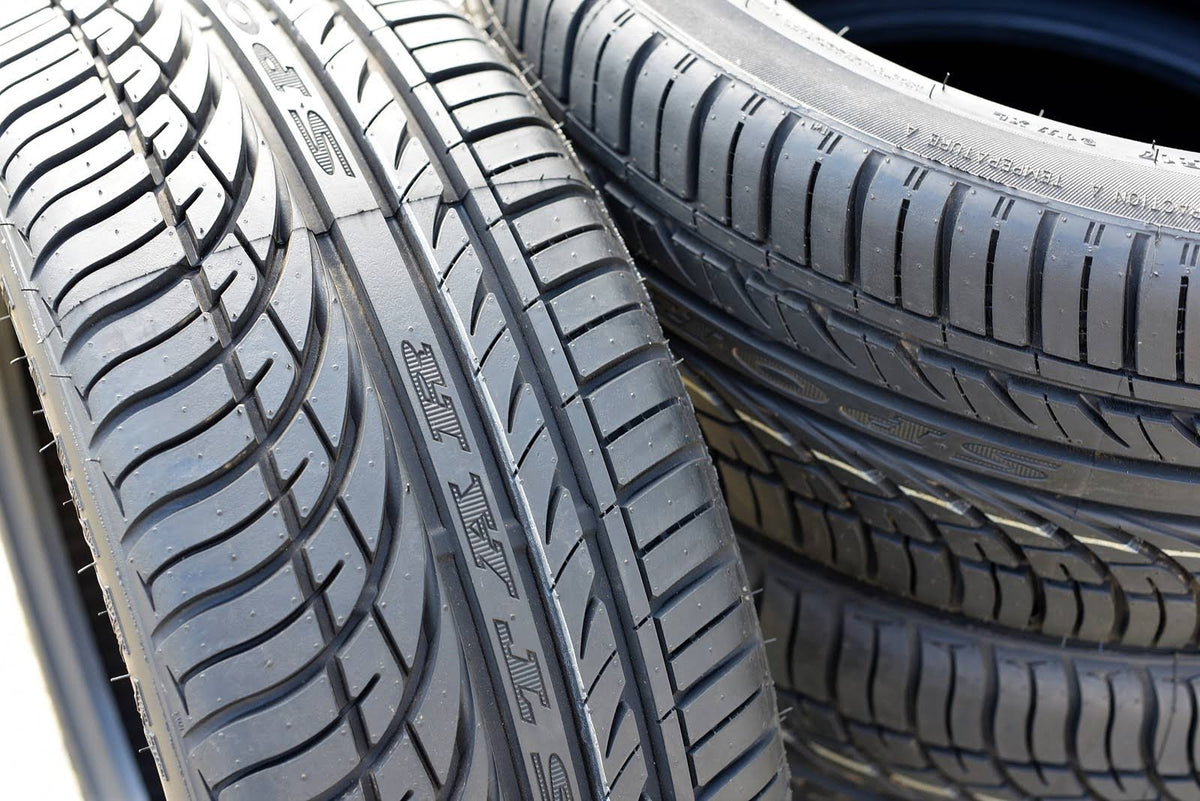 225/30R22 86w XL High Performance Summer Tire V2896