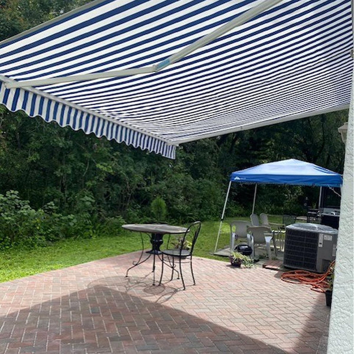 Blue and White Striped Retractable Patio Awning 12 x 10 Feet Y285