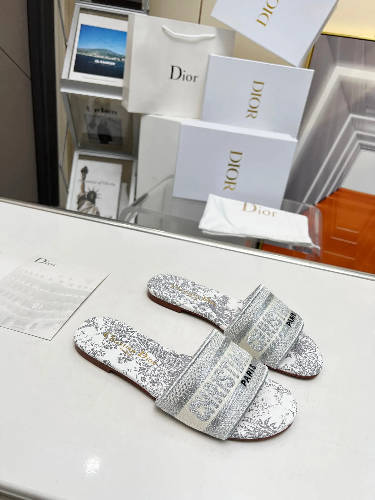 Women Slippers P708