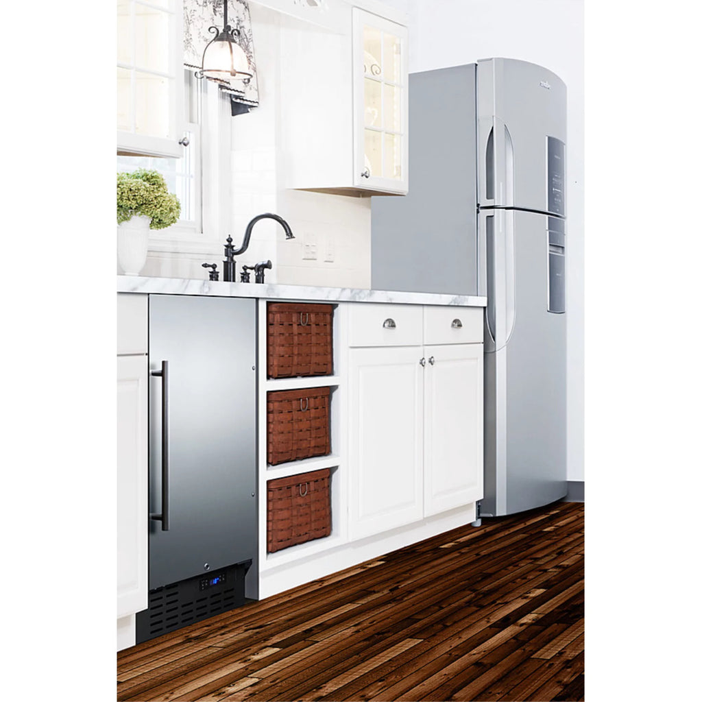 18" Undercounter Crescent Icemaker with Stainless Steel Door M941089