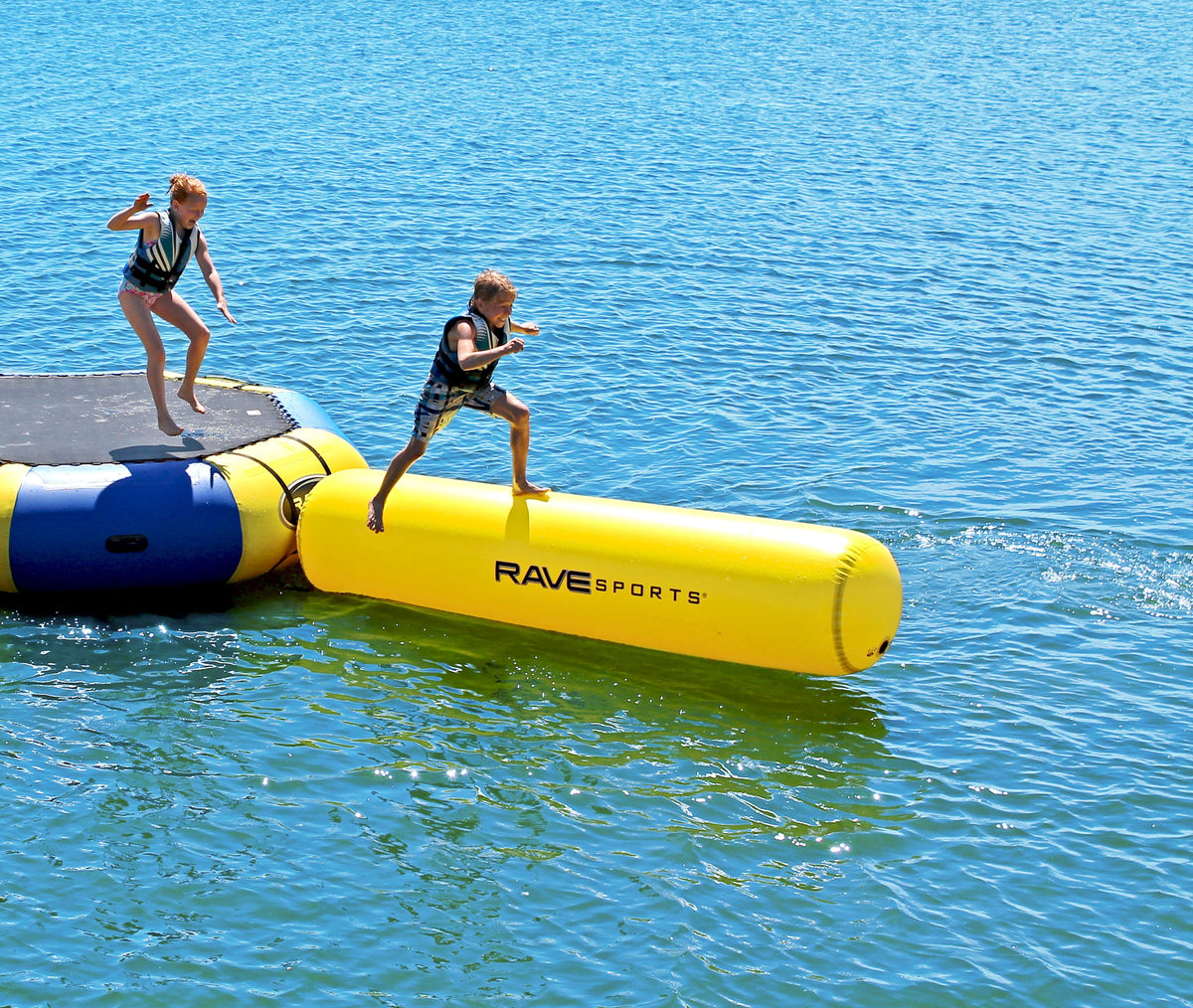Bongo 13 Water Bouncer with Small Slide and Small Log W709