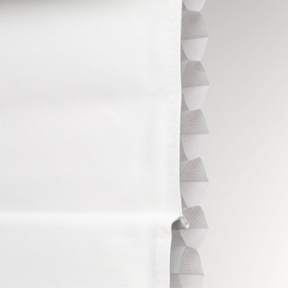 White Insulating Cordless Roman Shade A2962