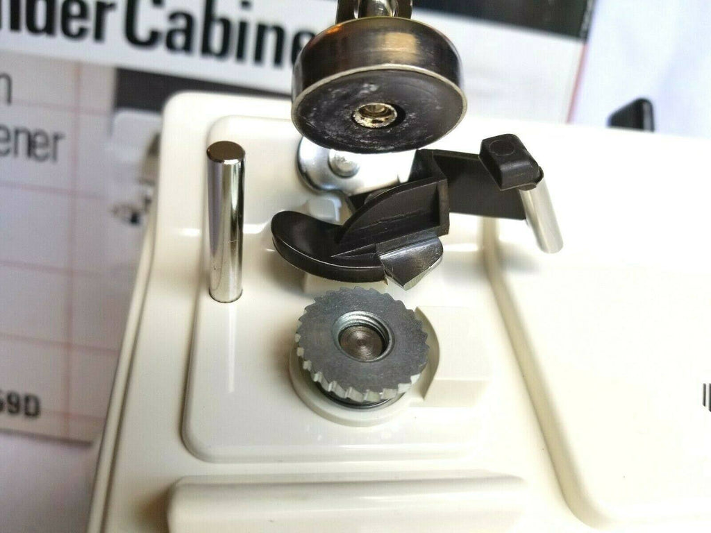 Black Electric Can Opener Y112604
