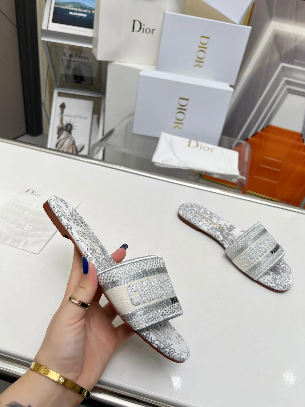 Women Slippers P708