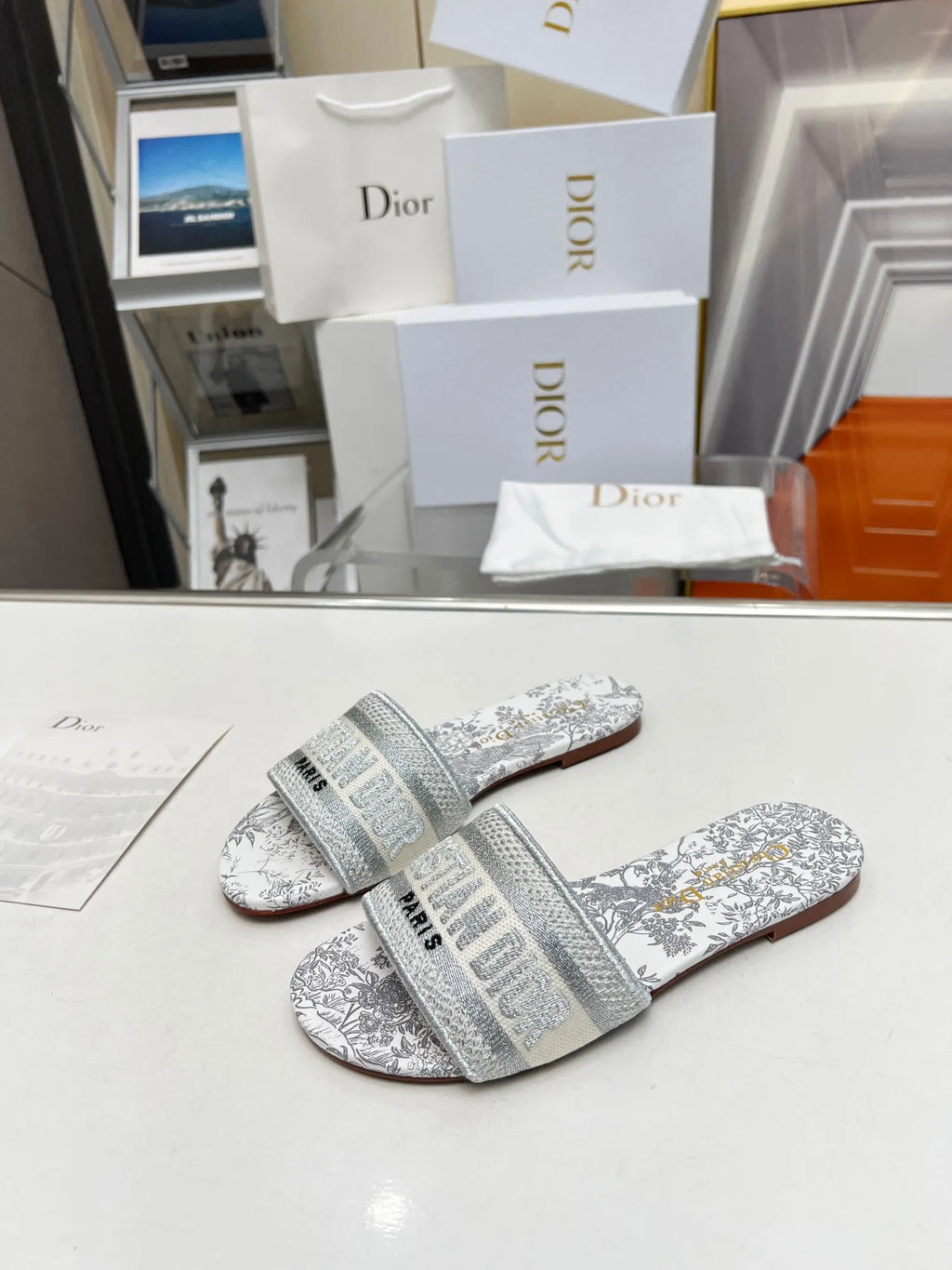 Women Slippers P708