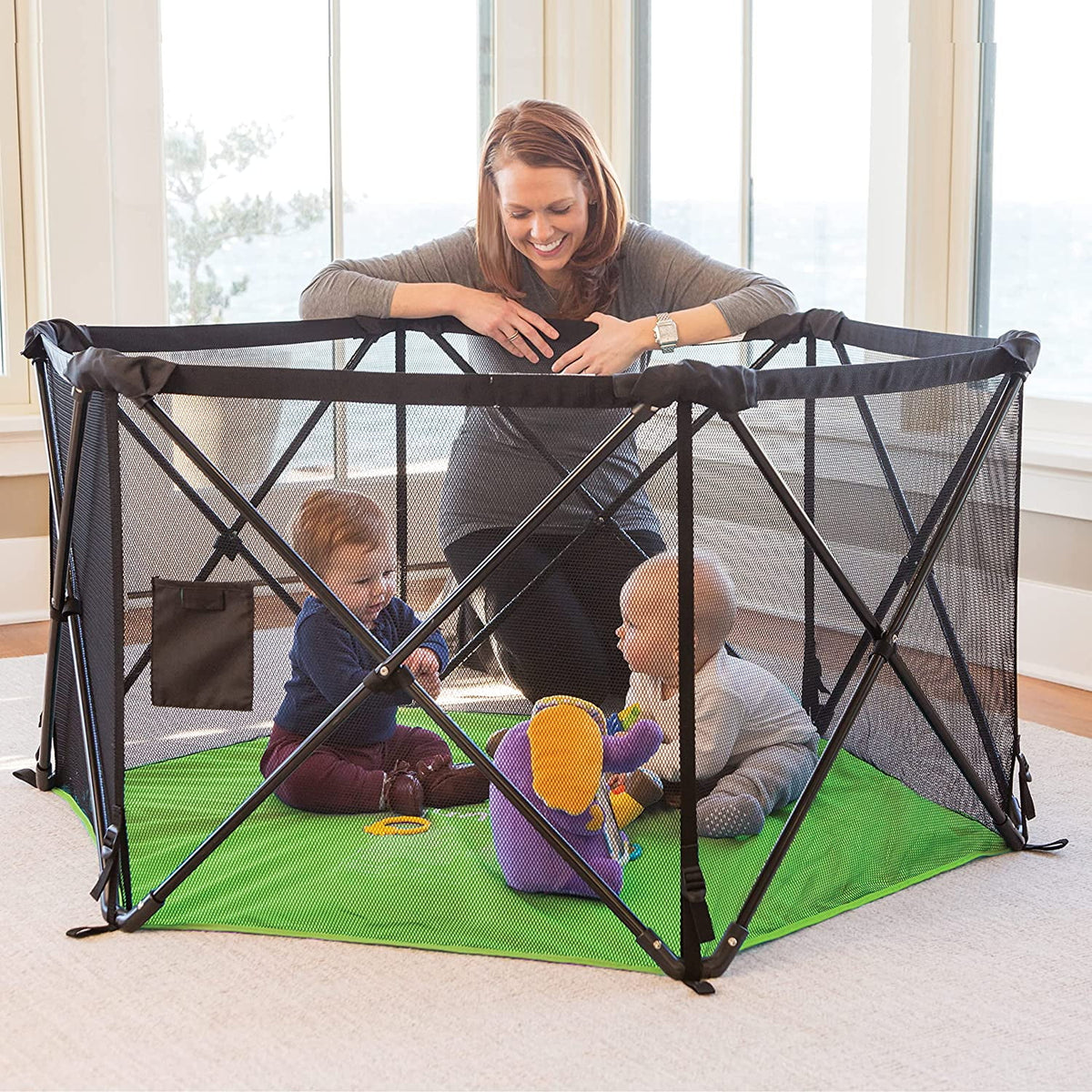 Portable Playard with Compact Fold E753