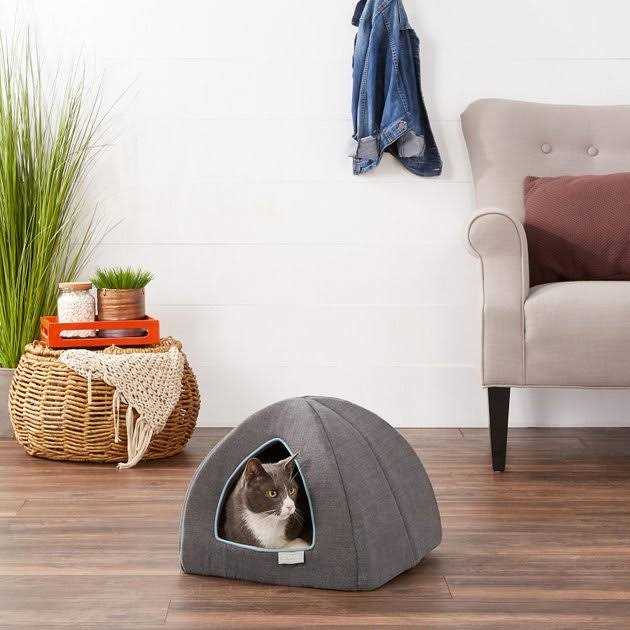 Covered Cat & Dog Bed Y9172